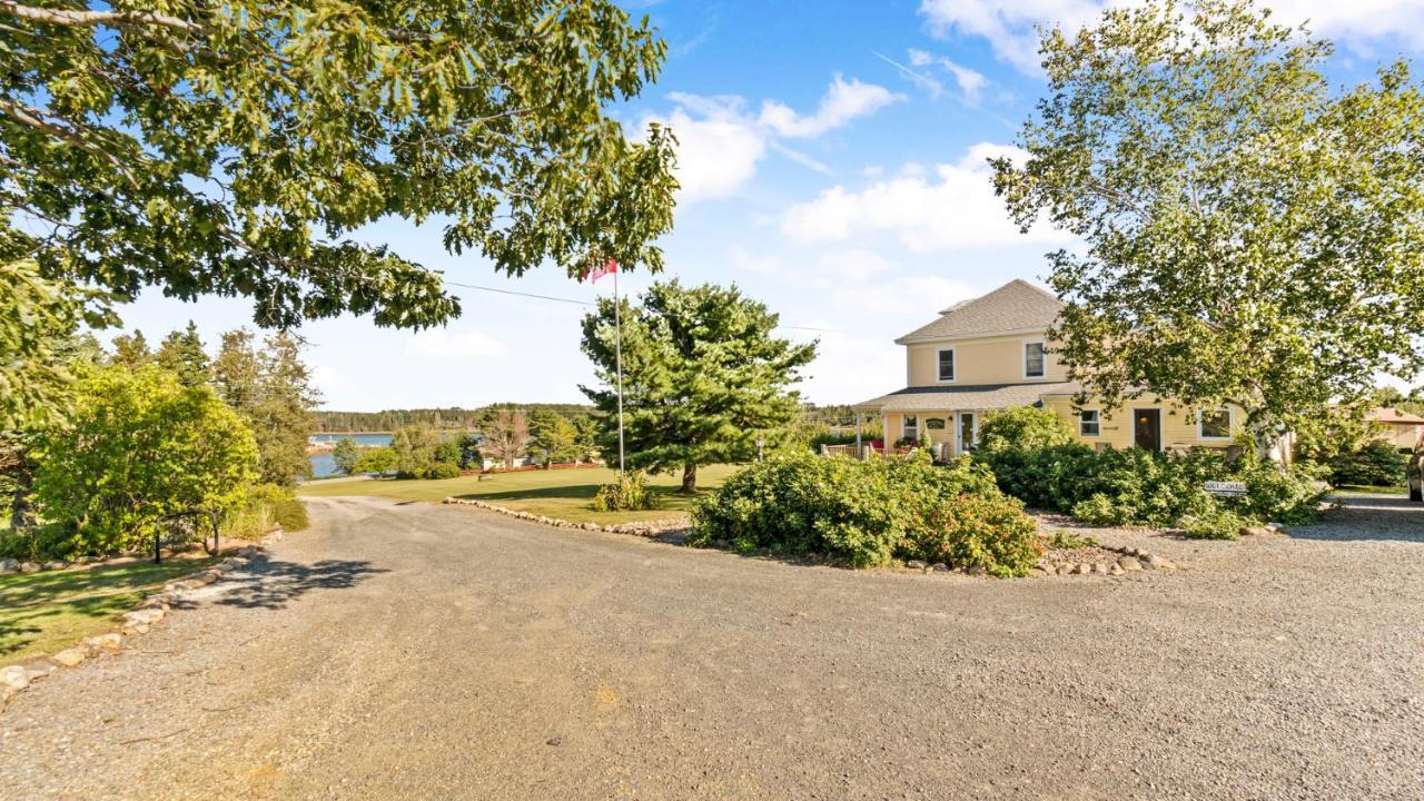 Bayview Pines Country Inn B&B Mahone Bay Exterior foto